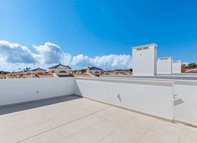 4 slaapkamer Villa te koop in Mil Palmeras, Pilar de la Horadada met zwembad - € 729.900 (Ref: 10131933)