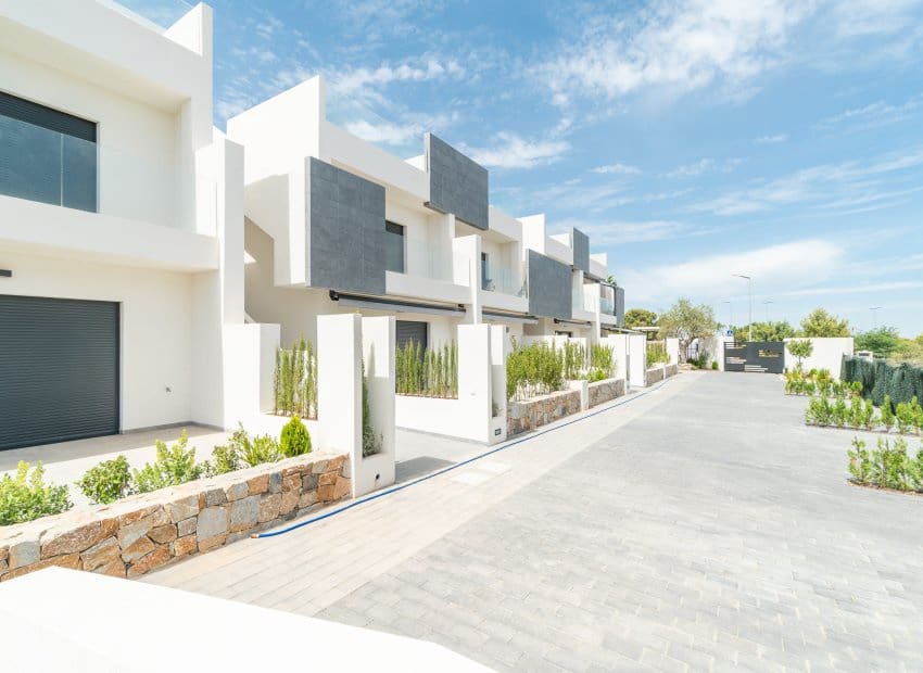3 soveværelse Lejlighed til salg i Torrevieja med swimmingpool - € 350.000 (Ref: 10131946)