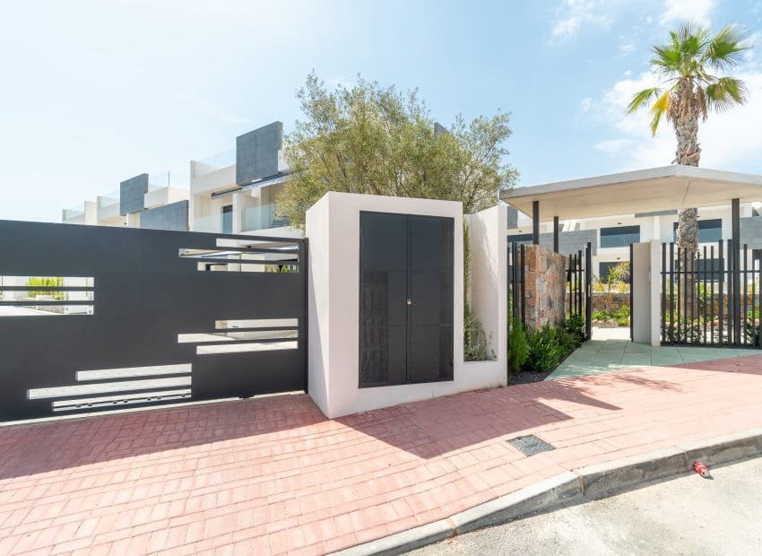 3 soveværelse Lejlighed til salg i Torrevieja med swimmingpool - € 350.000 (Ref: 10131946)
