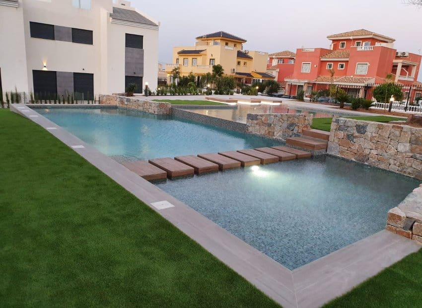 3 soveværelse Lejlighed til salg i Torrevieja med swimmingpool - € 350.000 (Ref: 10131946)