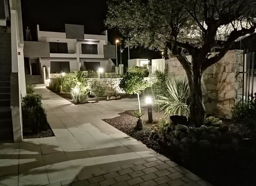 3 soveværelse Lejlighed til salg i Torrevieja med swimmingpool - € 350.000 (Ref: 10131946)