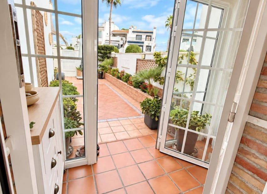 3 soveværelse Villa til salg i Orihuela Costa med swimmingpool - € 479.995 (Ref: 10131958)