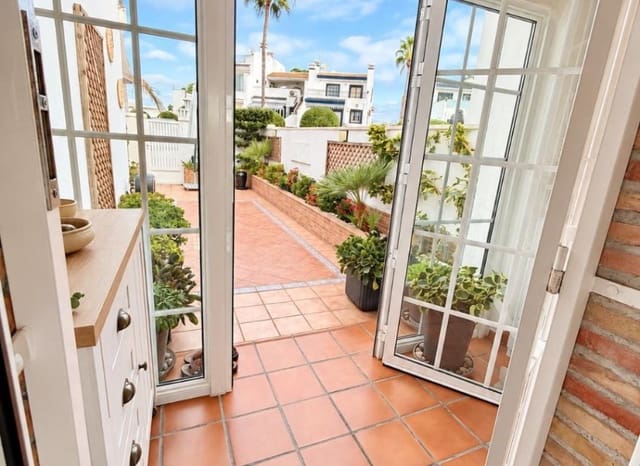 Chalet de 3 habitaciones en Lomas de Cabo Roig - Los Dolses, Orihuela en venta con piscina - 479.995 € (Ref: 10131958)
