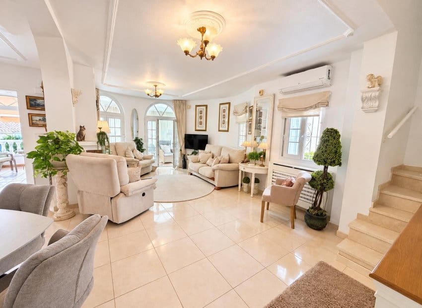 3 soveværelse Villa til salg i Orihuela Costa med swimmingpool - € 479.995 (Ref: 10131958)