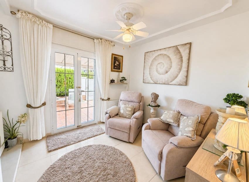 3 soveværelse Villa til salg i Orihuela Costa med swimmingpool - € 479.995 (Ref: 10131958)