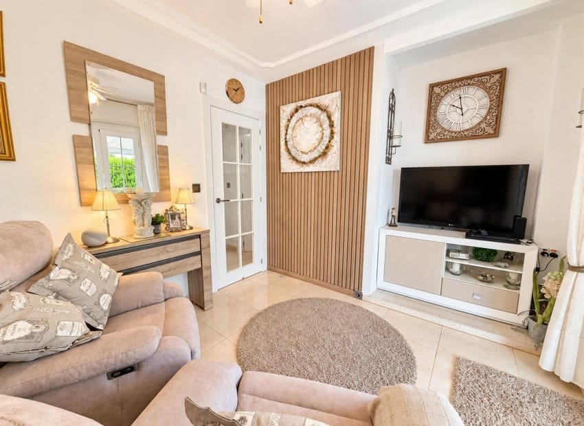 3 soveværelse Villa til salg i Orihuela Costa med swimmingpool - € 479.995 (Ref: 10131958)
