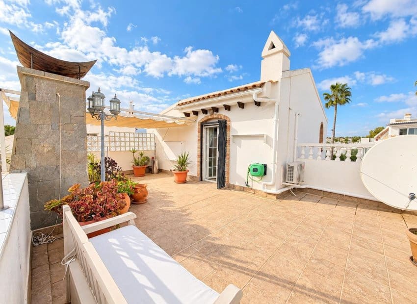 3 soveværelse Villa til salg i Orihuela Costa med swimmingpool - € 479.995 (Ref: 10131958)