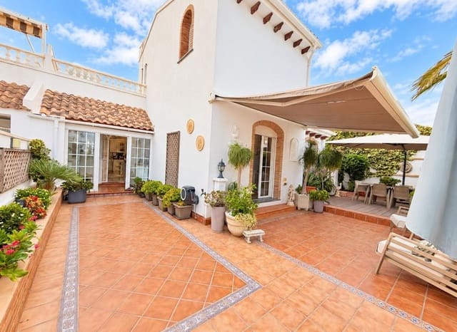 Chalet de 3 habitaciones en Lomas de Cabo Roig - Los Dolses, Orihuela en venta con piscina - 479.995 € (Ref: 10131958)