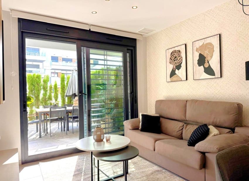 2 soverom Leilighet til salgs i Villamartin med svømmebasseng garasje - € 249 000 (Ref: 10131960)