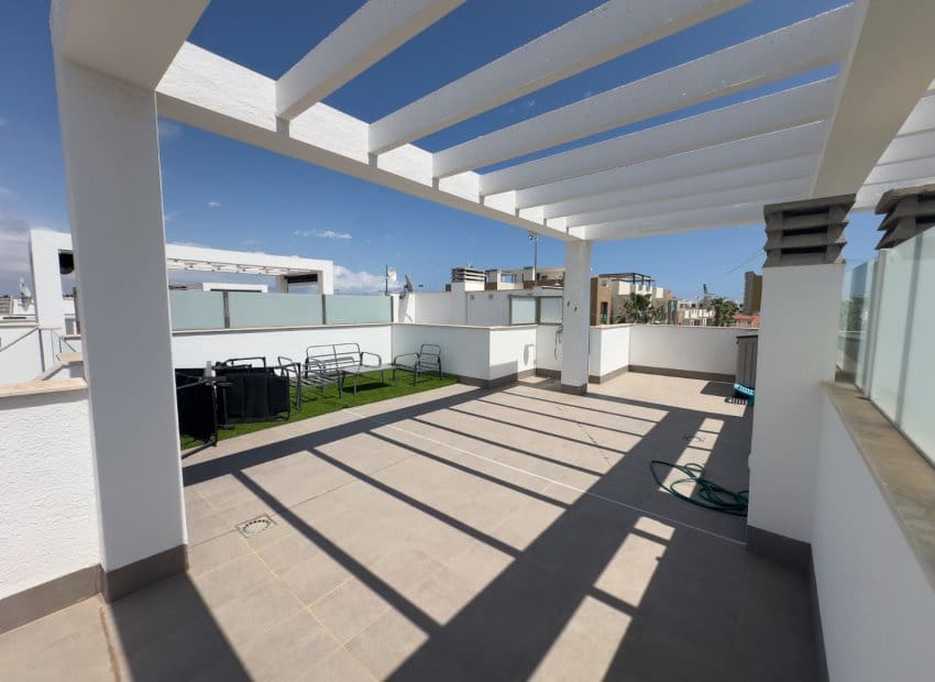 2 quarto Bungalow para venda em La Zenia com piscina garagem - 339 000 € (Ref: 10131965)
