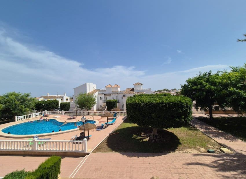 1 sovrum Bungalow till salu i San Miguel de Salinas med pool - 105 000 € (Ref: 10131966)