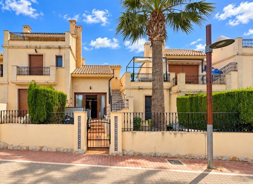 2 bedroom Townhouse for sale in Algorfa with pool garage - € 239,950 (Ref: 10131967)