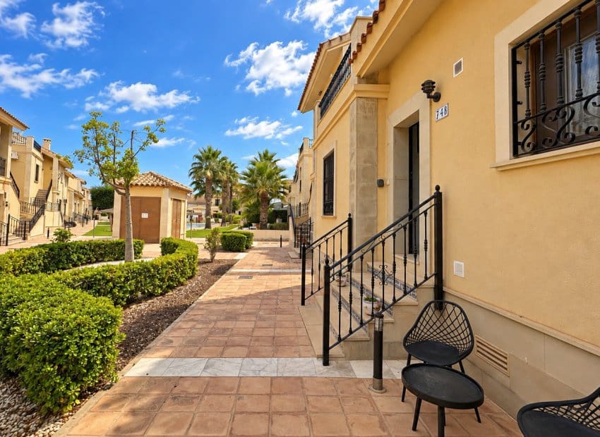 2 bedroom Townhouse for sale in Algorfa with pool garage - € 239,950 (Ref: 10131967)