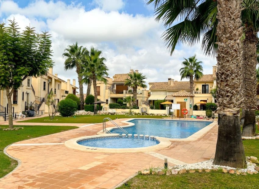 2 bedroom Townhouse for sale in Algorfa with pool garage - € 239,950 (Ref: 10131967)