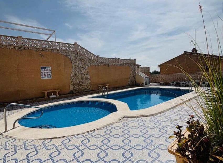 2 slaapkamer Appartement te koop in Villamartin met zwembad - € 155.000 (Ref: 10162012)