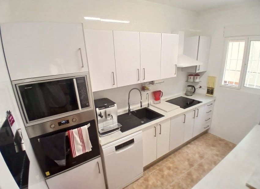 3 sypialnia Willa na sprzedaż w Villamartin z basenem - 299 950 € (Ref: 10162023)