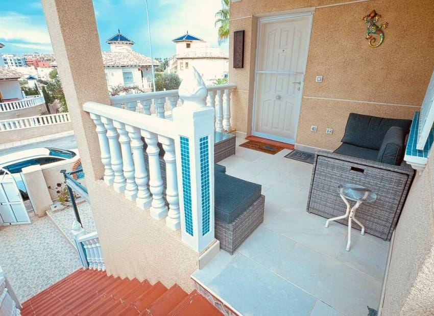 3 sypialnia Willa na sprzedaż w Villamartin z basenem - 299 950 € (Ref: 10162023)