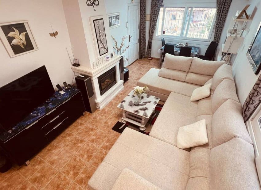 3 sypialnia Willa na sprzedaż w Villamartin z basenem - 299 950 € (Ref: 10162023)