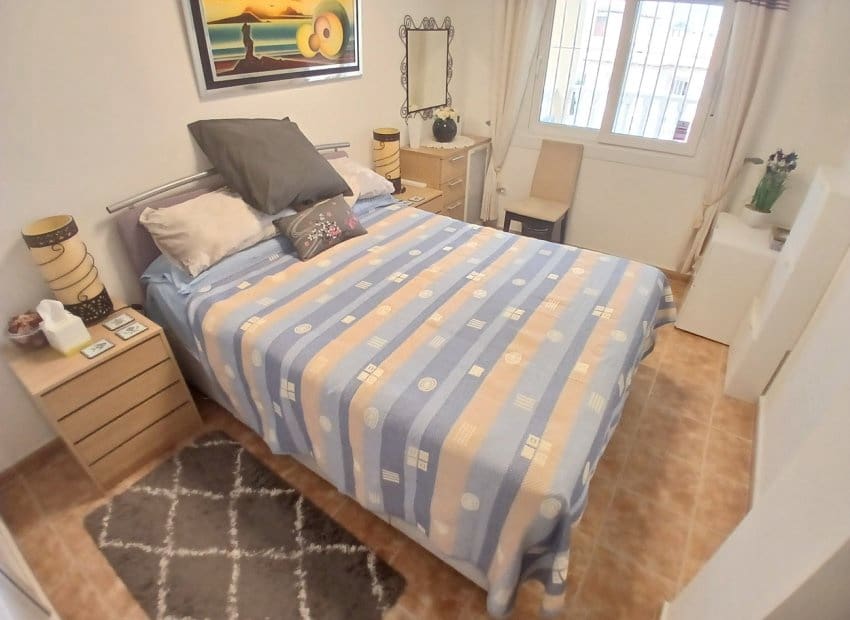 3 sypialnia Willa na sprzedaż w Villamartin z basenem - 299 950 € (Ref: 10162023)