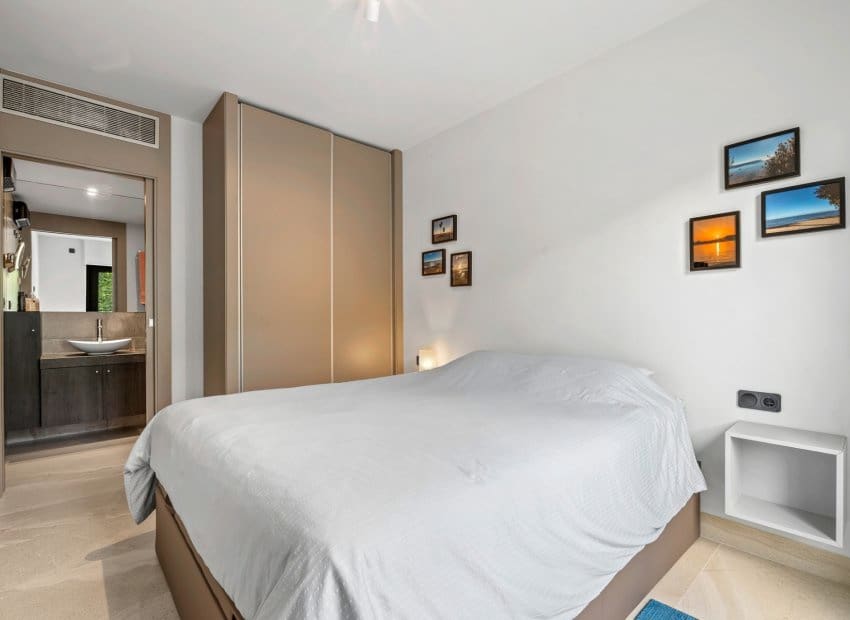 2 soverom Leilighet til salgs i Villamartin med svømmebasseng garasje - € 355 000 (Ref: 10162024)