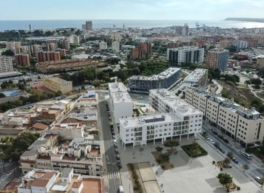 2 Zimmer Apartment zu verkaufen in Alicante / Alacant Stadt mit Pool Garage - 278.900 € (Ref: 10162028)