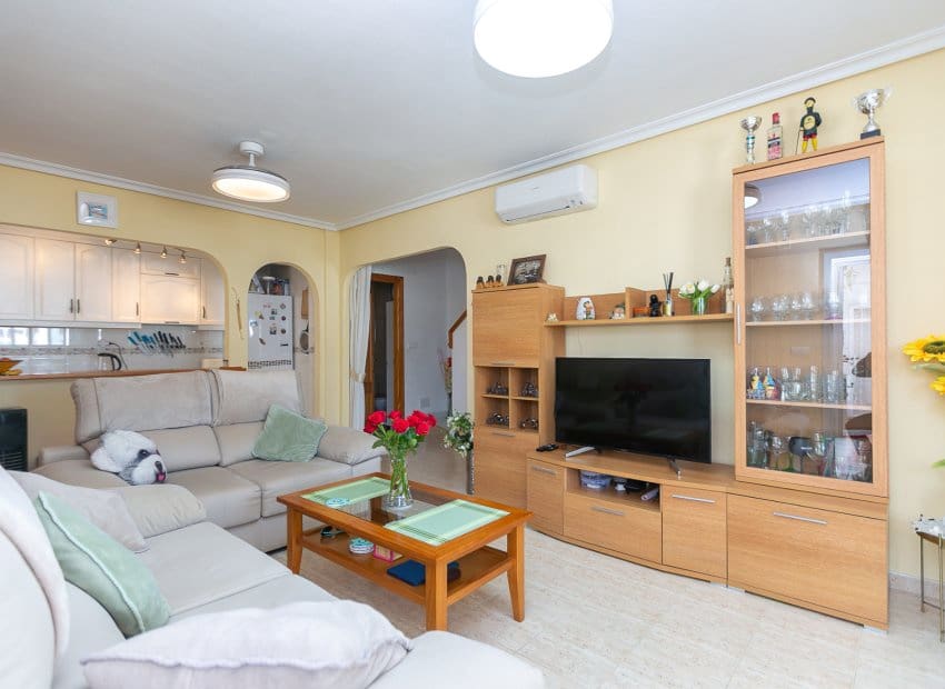 3 bedroom Penthouse for sale in Playa Flamenca with pool garage - € 199,000 (Ref: 10162031)