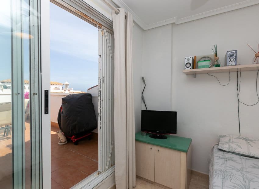 3 bedroom Penthouse for sale in Playa Flamenca with pool garage - € 199,000 (Ref: 10162031)