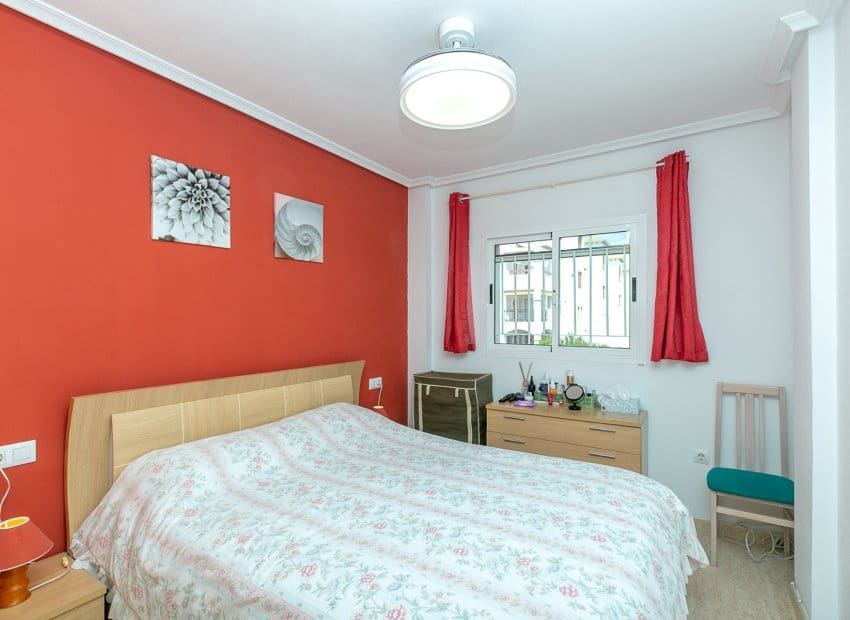 3 bedroom Penthouse for sale in Playa Flamenca with pool garage - € 199,000 (Ref: 10162031)