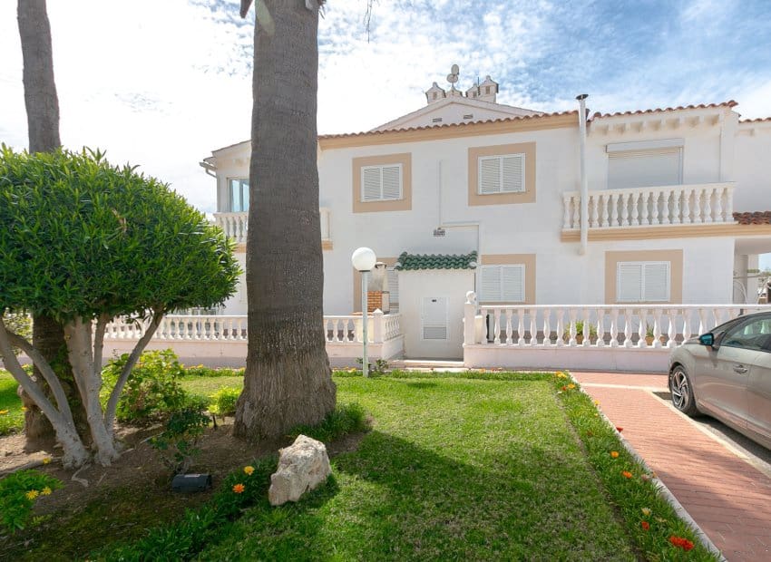 3 bedroom Penthouse for sale in Playa Flamenca with pool garage - € 199,000 (Ref: 10162031)