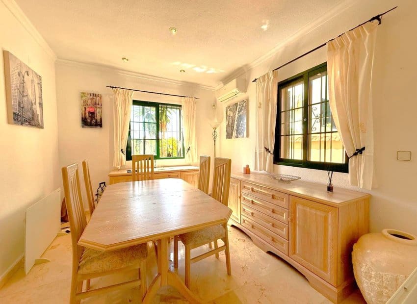6 sypialnia Willa na sprzedaż w Los Dolses z basenem - 475 000 € (Ref: 10162032)
