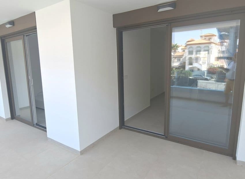 2 Zimmer Apartment zu verkaufen in Playa Flamenca mit Pool - 415.000 € (Ref: 10173912)