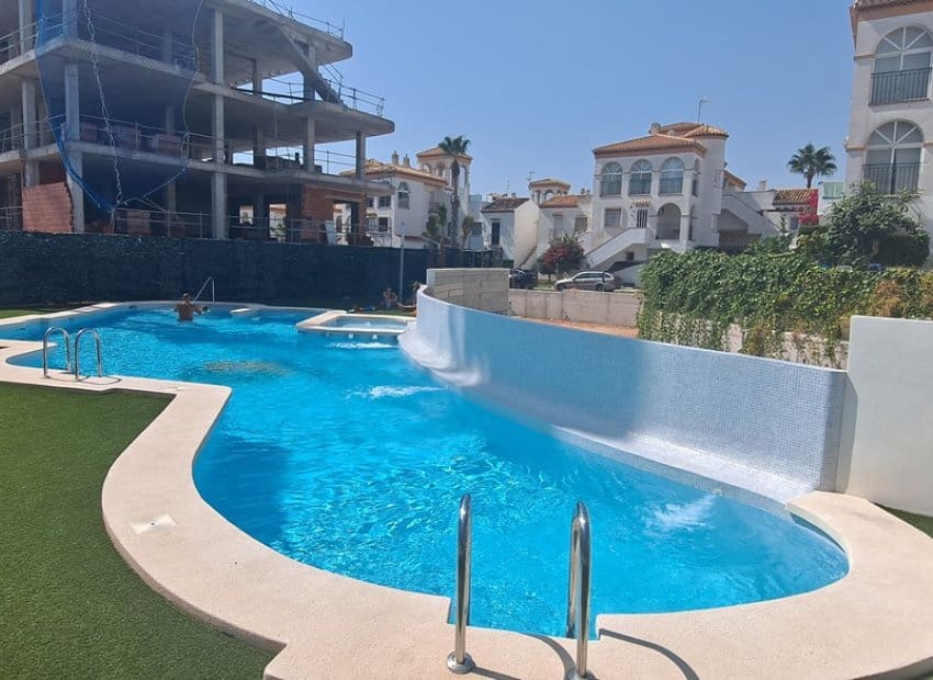 2 Zimmer Apartment zu verkaufen in Playa Flamenca mit Pool - 415.000 € (Ref: 10173912)