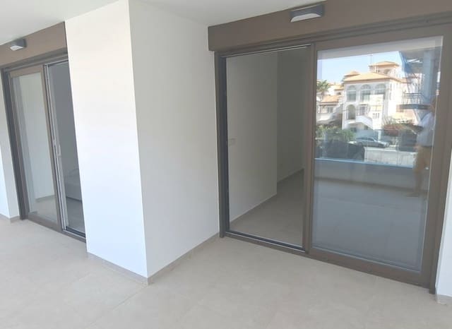 2 slaapkamer Appartement te koop in Playa Flamenca, Orihuela met zwembad - € 415.000 (Ref: 10173912)