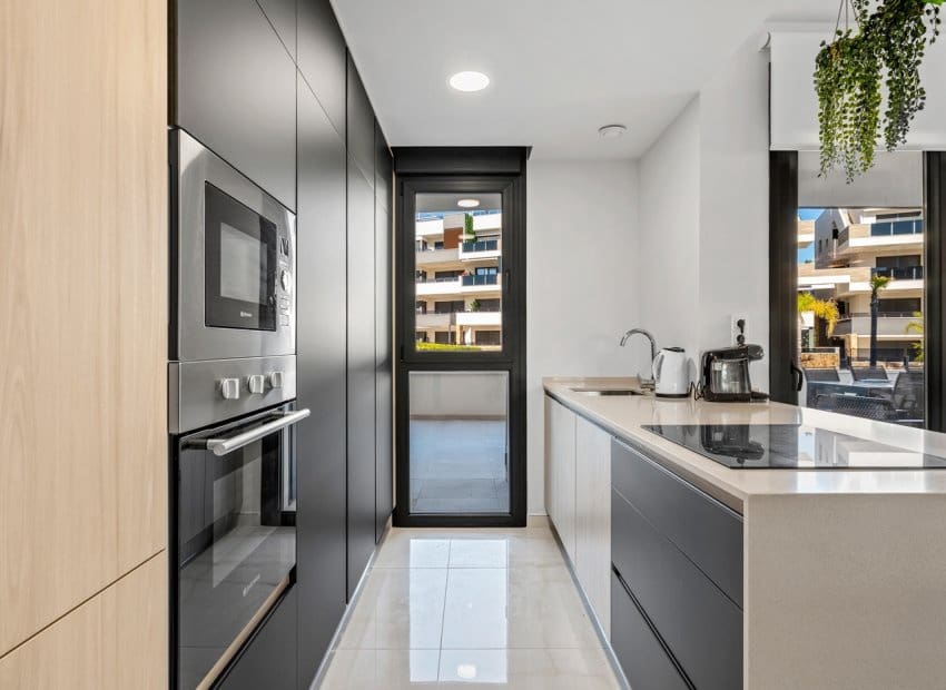 3 slaapkamer Appartement te koop in Playa Flamenca met zwembad garage - € 589.900 (Ref: 10173913)