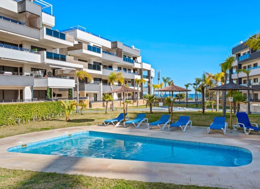 3 slaapkamer Appartement te koop in Playa Flamenca met zwembad garage - € 589.900 (Ref: 10173913)