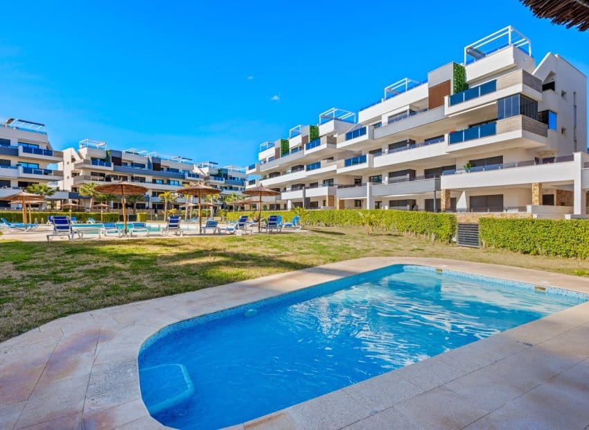 3 slaapkamer Appartement te koop in Playa Flamenca met zwembad garage - € 589.900 (Ref: 10173913)