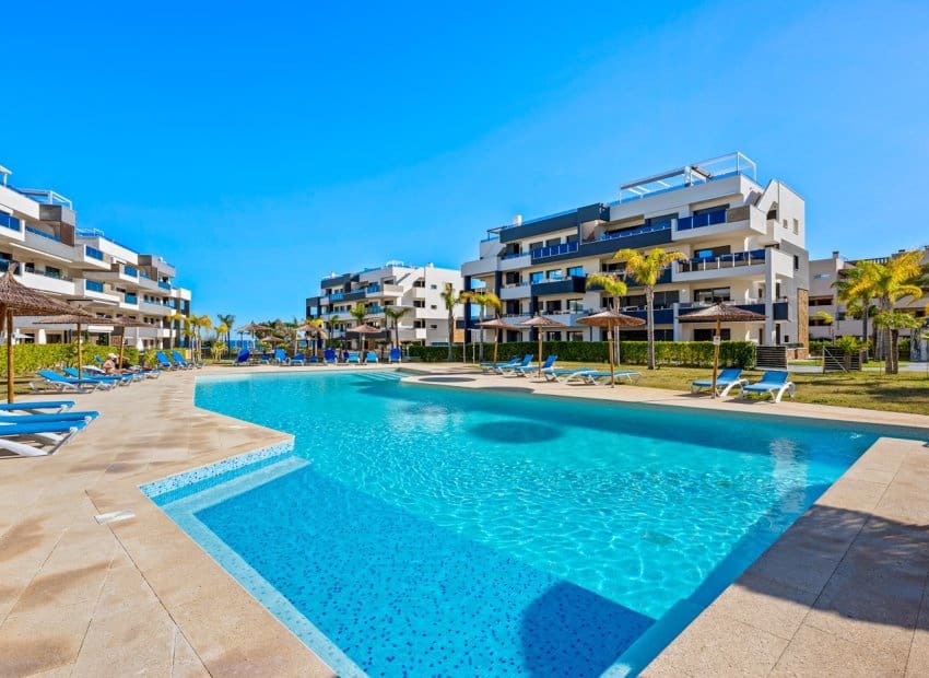 3 slaapkamer Appartement te koop in Playa Flamenca met zwembad garage - € 589.900 (Ref: 10173913)