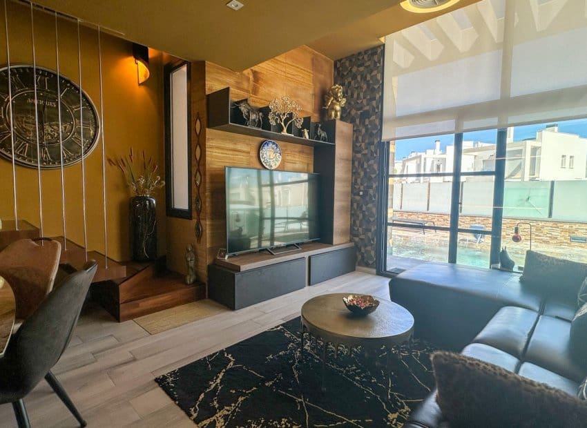 3 makuuhuone Huvila myytävänä paikassa Orihuela Costa mukana uima-altaan 
autotalli - 570 000 € (Ref: 10173917)