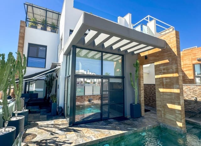 3 makuuhuone Huvila myytävänä paikassa Lomas de Cabo Roig - Los Dolses, Orihuela mukana uima-altaan 
autotalli - 570 000 € (Ref: 10173917)