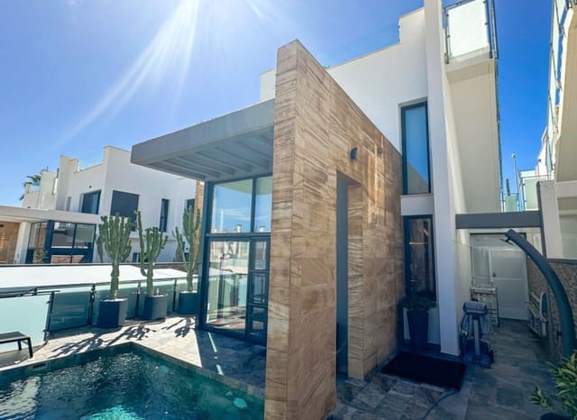 3 makuuhuone Huvila myytävänä paikassa Lomas de Cabo Roig - Los Dolses, Orihuela mukana uima-altaan 
autotalli - 570 000 € (Ref: 10173917)