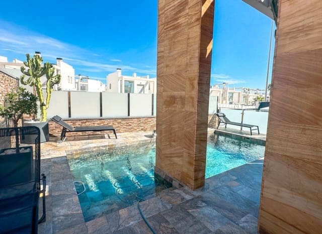 3 makuuhuone Huvila myytävänä paikassa Lomas de Cabo Roig - Los Dolses, Orihuela mukana uima-altaan 
autotalli - 570 000 € (Ref: 10173917)