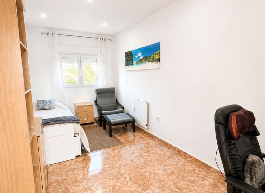 3 makuuhuone Huvila myytävänä paikassa Torrevieja mukana 
autotalli - 399 000 € (Ref: 10173918)