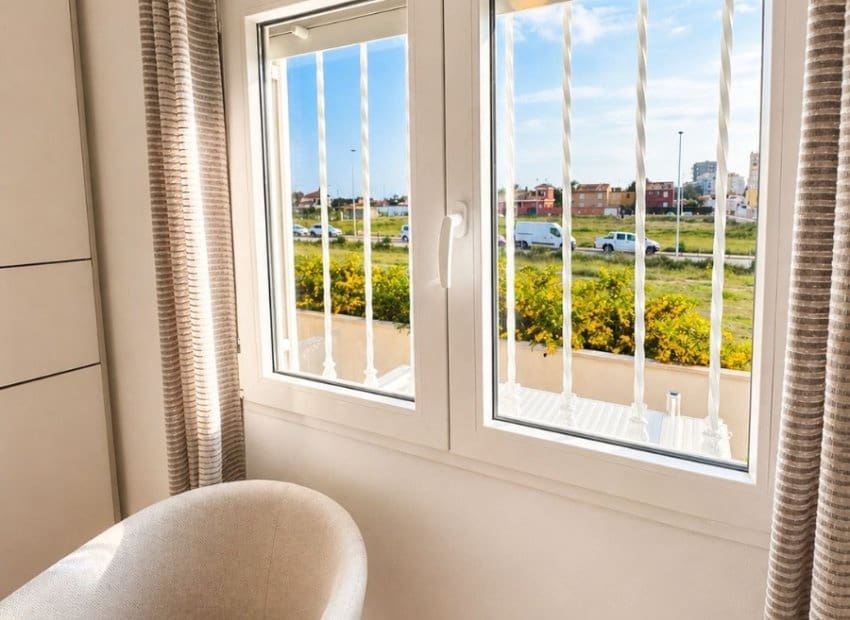 3 makuuhuone Huvila myytävänä paikassa Torrevieja mukana 
autotalli - 399 000 € (Ref: 10173918)