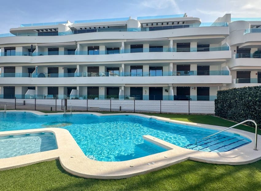 2 soverom Leilighet til salgs i Playa Flamenca med svømmebasseng - € 359 000 (Ref: 10173919)
