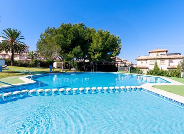 2 soverom Rekkehus til salgs i Villamartin, Orihuela med svømmebasseng garasje - € 210 000 (Ref: 10173921)
