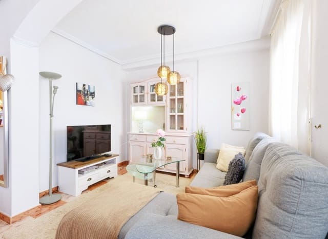 2 soverom Rekkehus til salgs i Villamartin, Orihuela med svømmebasseng garasje - € 210 000 (Ref: 10173921)