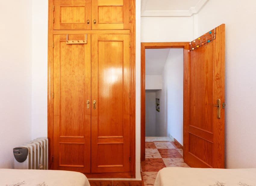 2 slaapkamer Rijtjeshuis te koop in Villamartin met zwembad garage - € 210.000 (Ref: 10173921)