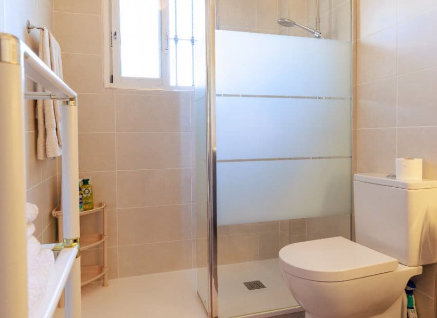 2 slaapkamer Rijtjeshuis te koop in Villamartin met zwembad garage - € 210.000 (Ref: 10173921)