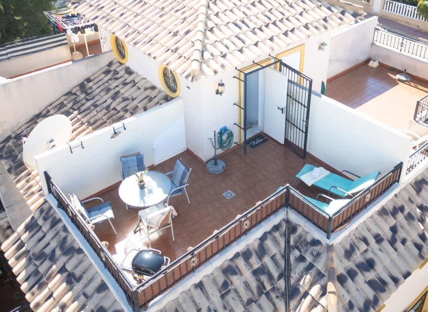 2 slaapkamer Rijtjeshuis te koop in Villamartin met zwembad garage - € 210.000 (Ref: 10173921)