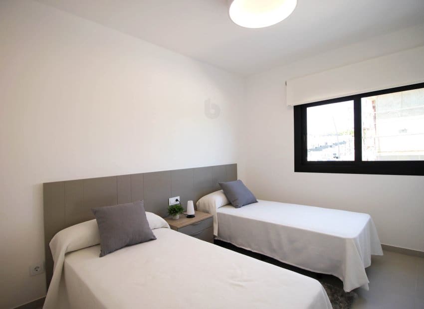 3 sypialnia Apartament na sprzedaż w Pinar de Campoverde z basenem garażem - 329 900 € (Ref: 10174254)